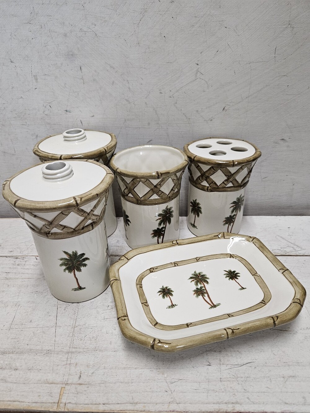 Wamsutta 5 Piece Palms Bathroom Accessories Set Ivory Toothbrush Soap Ceramic
